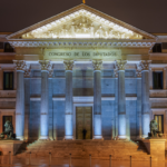 مبنى كونغرس النواب في مدريد في سياق مأزق الميزانية والشلل البرلماني في إسبانيا